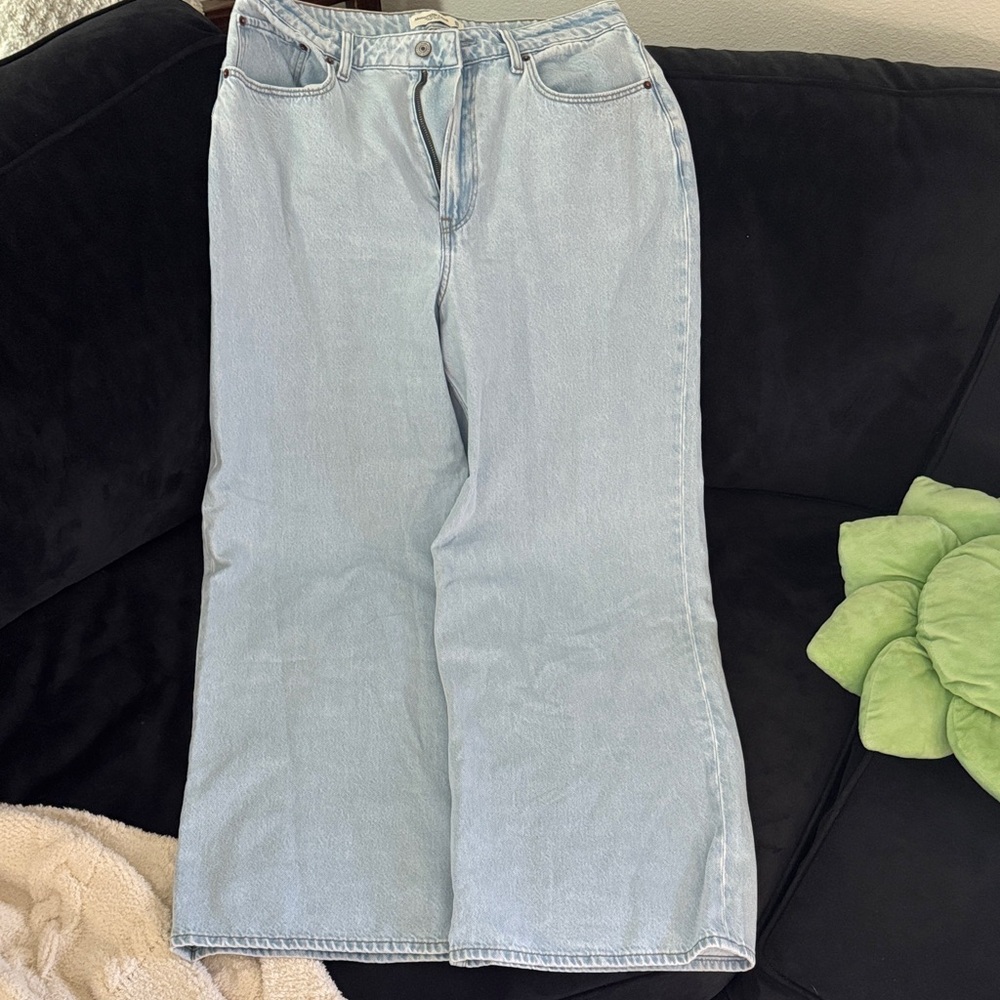 Abercrombie Wide Leg High Rise Curve Love Light Blue Wide-Leg Women's Jeans